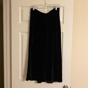 Black velvet skirt Banana Republic size medium